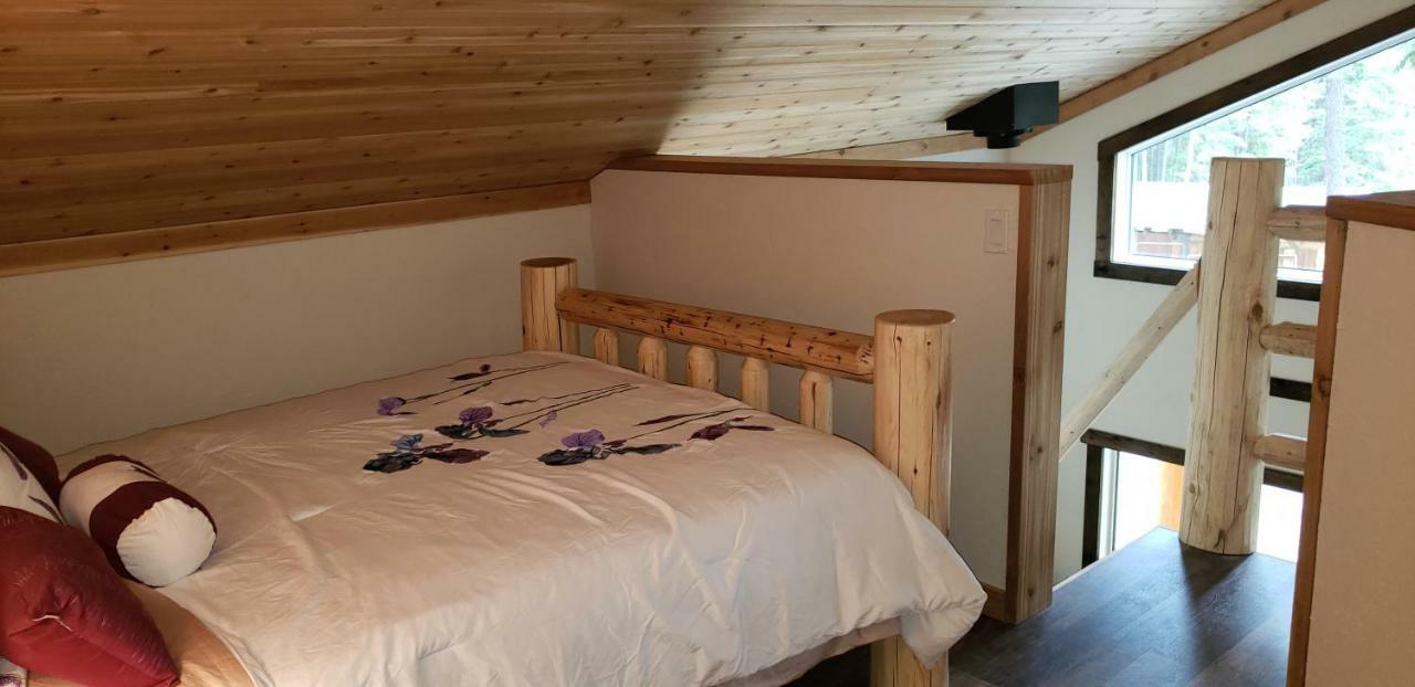 Kicking Horse Canyon Guest House Golden Exterior foto